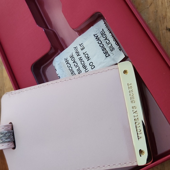 Pink Luggage Tag Set Victoria Secrets NWT - Picture 5 of 9